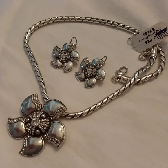 Brighton Chloe Silver Floral Necklace Set - Picture 2 of 5